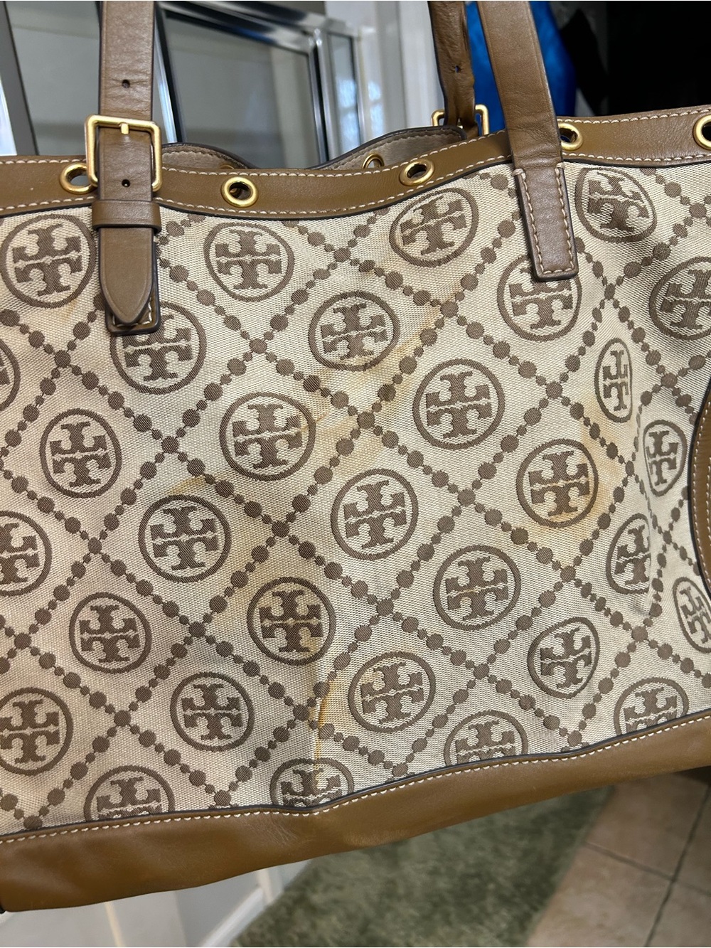 Tory Burch T Monogram Jacquard Drawstring
Tote - Hazelnut